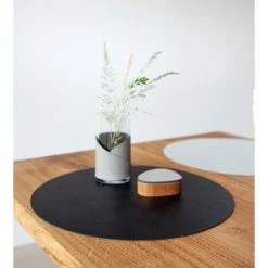 Bestes Angebot 🎉 Lind DNA Double Circle Cloud Tischset - 4er Set - 4er Set - Ø 40 Cm - Black/metallic 🛒 9 Bestes Angebot 🎉 Lind DNA Double Circle Cloud Tischset - 4er Set - 4er Set - Ø 40 Cm - Black/metallic 🛒 -Lind DNA Shop unnamed file 1123