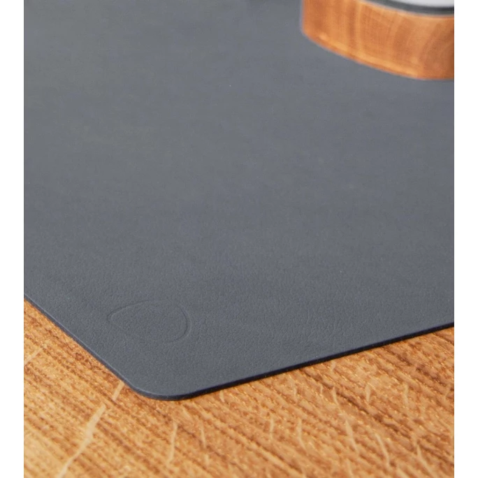 Rabatt ✔️ Lind DNA Double Square Nupo Tischset - 4er Set - 4er Set - 35x45 Cm - Dark Blue/black 👏 7 Rabatt ✔️ Lind DNA Double Square Nupo Tischset - 4er Set - 4er Set - 35x45 Cm - Dark Blue/black 👏 – Bild 5