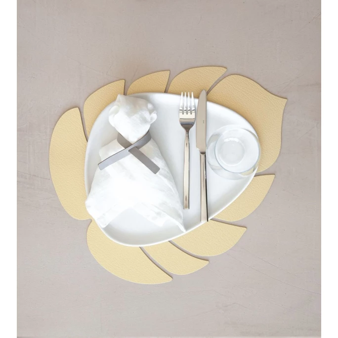 Rabatt ✔️ Lind DNA Monstera Leaf Hippo Tischset - 4er Set - 4er Set - Größe L: 42x35 Cm - Gold 😍 3 Rabatt ✔️ Lind DNA Monstera Leaf Hippo Tischset - 4er Set - 4er Set - Größe L: 42x35 Cm - Gold 😍