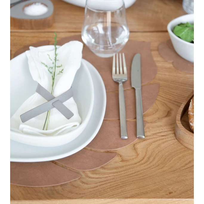 Rabatt 🎉 Lind DNA Monstera Leaf Nupo Tischset - 4er Set - 4er Set - Größe L: 42x35 Cm - Nature 🛒 6 Rabatt 🎉 Lind DNA Monstera Leaf Nupo Tischset - 4er Set - 4er Set - Größe L: 42x35 Cm - Nature 🛒 – Bild 4